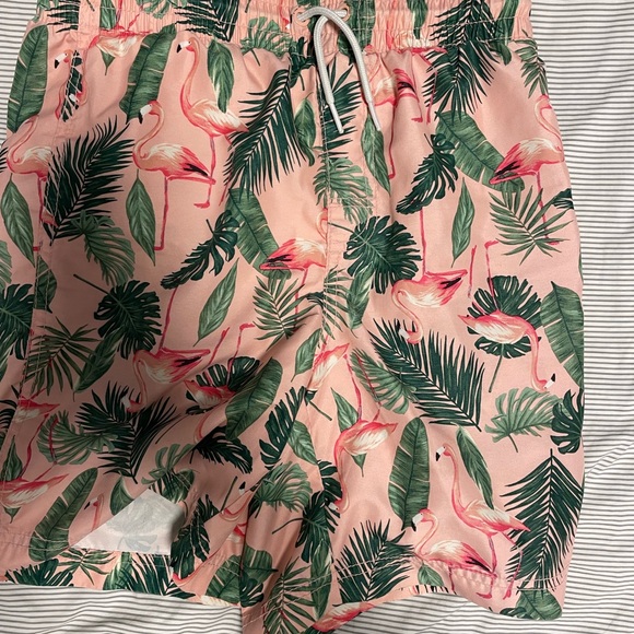 Kids XL and large shorts, men’s small as well - Picture 8 of 9